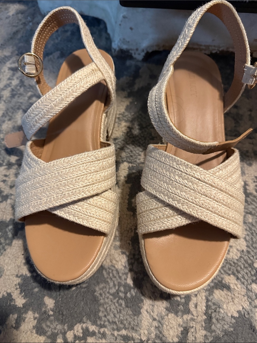 Old Navy Woven Crisscross Ankle-Strap Sandals in Cream
